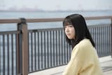 映画「モネ 時の海を渡った絵」より、上白石萌音演じる杉山華子