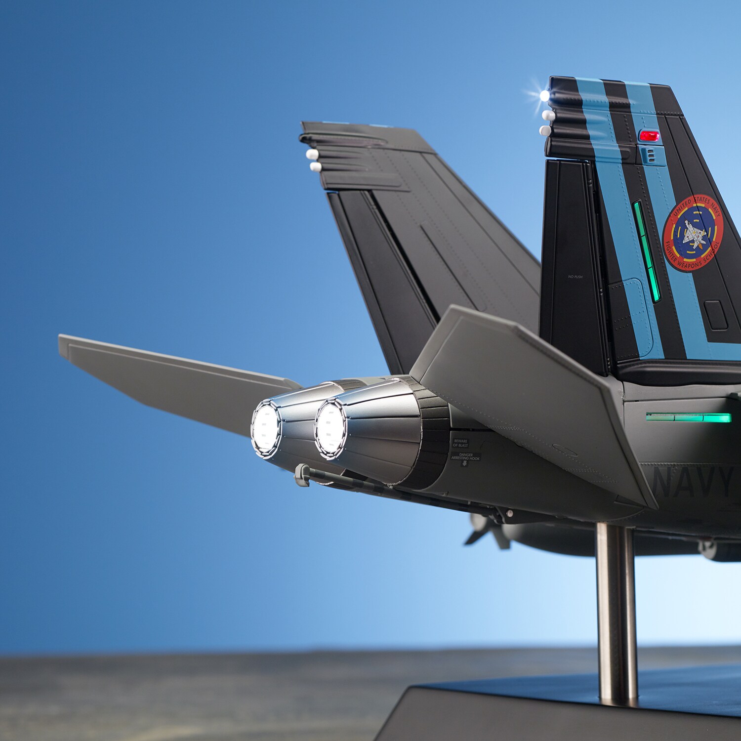 週刊「トップガン マーヴェリック F/A-18E」可動・開閉ギミック [画像