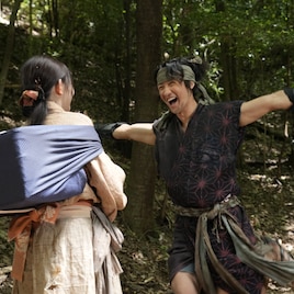 岩本照・中川大志・中村獅童「真田十勇士」の着用衣装を間近で鑑賞、特別展示スタート