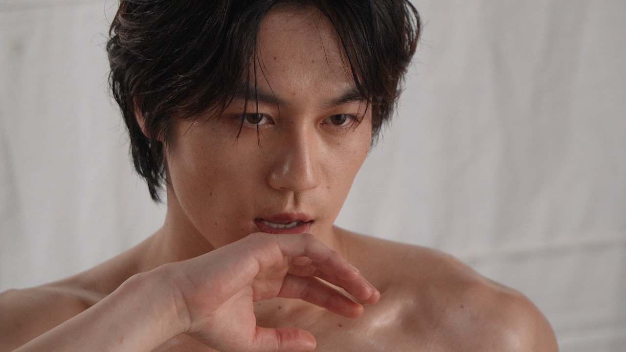 TELASAオリジナル「はだかんぼうたち」スペシャルメイキングより、主人公・鯖崎涼を演じる松田元太（Travis Japan）