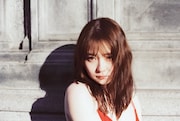 「山田杏奈3rd写真集（仮題）」先行カット。過去2冊の写真集にも増して大人の女性へ成長した姿を見せる