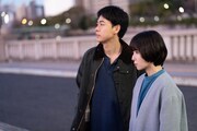 映画「男ともだち」場面写真。左から成田凌演じるハセオ、松岡茉優演じる神名