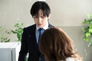 「溺愛 ～ 実は、最強ヒーロー ～」第1話場面写真