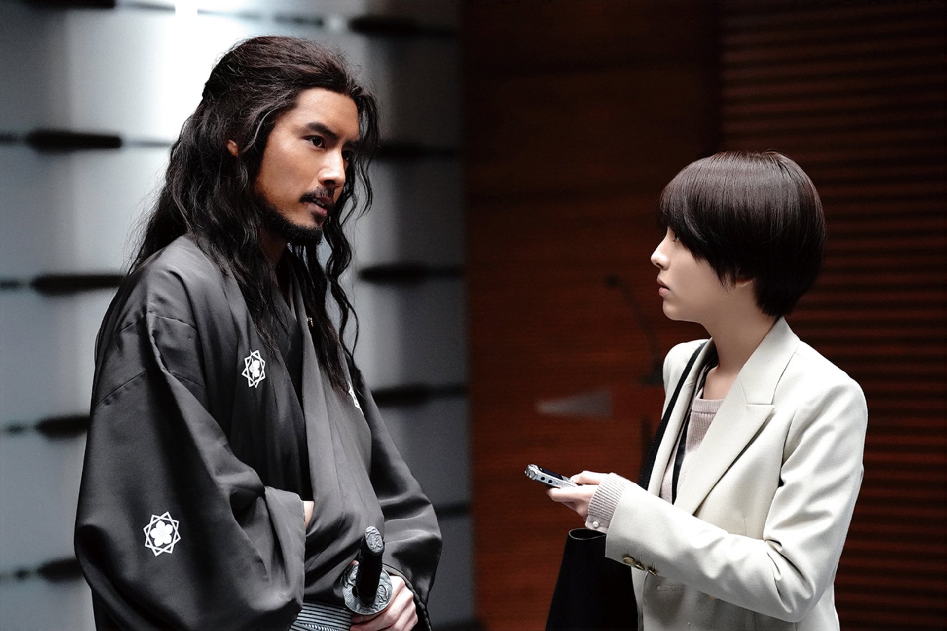 浜辺美波×赤楚衛二×野村萬斎「もしも徳川家康が総理大臣になったら」Netflixで配信