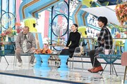 「A-Studio+」10月30日放送回の様子。左から笑福亭鶴瓶、飯豊まりえ、藤ヶ谷太輔