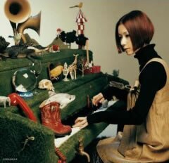 「Scratch」のDVD付き初回限定盤は売り切れ店続出。店頭で見つけたら迷わず購入しよう。