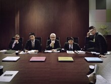 RIP SLYMEのメンバーがVAIOのセールスマンに扮する新曲「I・N・G」のビデオクリップ。