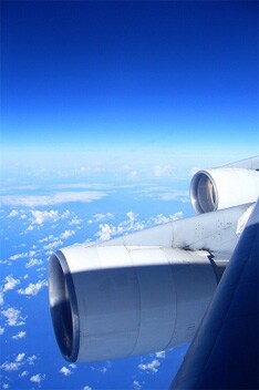 東京から遠いところに住んでいるファンには、「3月24日にLIQUIDROOM ebisuで開催される『ザ・茂木欣一ショー vol.1』に飛行機で向かう」というソリューションはどうだろう。