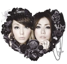 アルバム「Hit & Fun」には「Hi Hi Puffy AmiYumi」テーマ曲「Hi Hi」をはじめ、彼女たちが手がけたアニメ関連曲も収録されている。