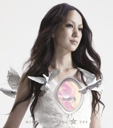 2年ぶりのオリジナルアルバム「YES」は本日3月14日発売。初回限定盤には貴重な映像を含むDVDが付いているので、購入はお早めに！