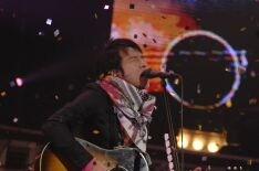 Mr.Childrenによる突然のシークレットライブに観客は騒然。涙ぐむファンも多く見受けられた。