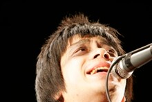 これまでとは異なる環境でのライブということもあり、いつも以上に鬼気迫るパフォーマンスでファンを魅了した峯田和伸（Vo）。