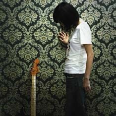 デビュー以来4枚目のシングルとなる「愛すべき人」。そろそろアルバムのリリースも期待したいところだ。