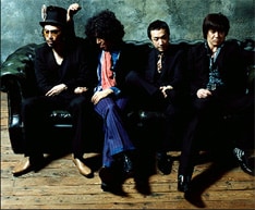 4月28日には「ARABAKI ROCK FEST.」に出演。ARAHABAKIステージのトリを務めるTHEATRE BROOK。