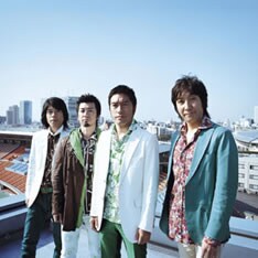 レーベル移籍第1弾シングル「情熱 A Go-Go」をリリースしたばかりのウルフルズ。ちなみにトータスは大阪市「アーバンビュー咲州」のプロモーションに登場している。スペシャルサイトは記事下の関連リンクから。