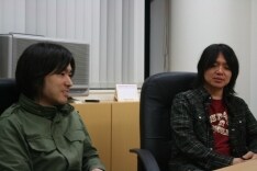 深沼元昭(左)と近藤智洋(右)の2人が中心となり、GHEEEを始動。バンド名の由来はインタビューのラストで明かされている。