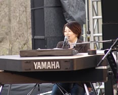 先月行われた「ARABAKI ROCK FEST.07」のライブレポートも掲載。