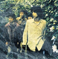 写真は1stアルバム「退屈の花」。現在バインの旧譜7作品が期間限定1,980円で販売されている。10周年ライブに備えて聴いておくべし！