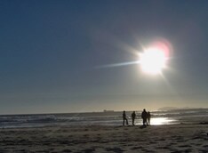 海と太陽の恵みを感じながら音楽にひたる2日間。Spinna B-ILL、Leyona、Keison、Caravanは第1回から欠かさず出演している。