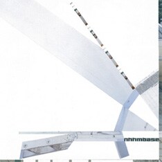 このCMはこれから2クールにわたってオンエアが予定されている。(写真は昨年9月にリリースされた1stミニアルバム「nhhmbase」)