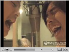 エア・ギターに続く、楽器の弾けない音楽ファンにやさしいムーブメント「エア・マウス」。エアネスを駆使して最高のPVを作ろう。