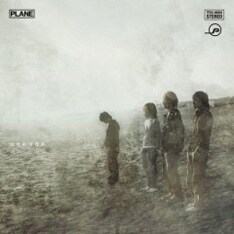 昨年5月に発表された1stアルバム以降、「arrow」「はなればなれ」（写真）といった2枚のシングルをリリースしているplane。続いてニューシングル「花火」の発売も決定し、2ndアルバムの登場にも期待が高まるばかりだ。