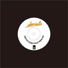 昨年5月に発表された「DANIELS E.P.」は、今回アルバムを同時リリースするmock orangeとのスプリットシングルだった。