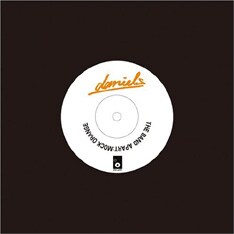 昨年5月に発表された「DANIELS E.P.」は、今回アルバムを同時リリースするmock orangeとのスプリットシングルだった。