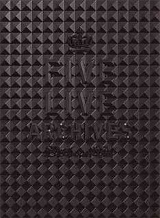 写真は4月4日に発売された未発表ライブ映像収録の5枚組ライブDVD「FIVE LIVE ARCHIVES」。