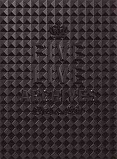 写真は4月4日に発売された未発表ライブ映像収録の5枚組ライブDVD「FIVE LIVE ARCHIVES」。