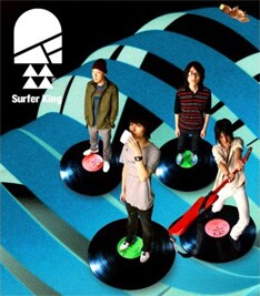 ちなみに6月6日発売の「Surfer King」初回限定盤には、タイトル曲のビデオクリップをCD-EXTRAで収録。