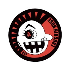 ちなみに「ALBUM SIXTEEN」期のメンバーはCHARMY(Vo)、MARU(Dr)、WANG-TANG(B)、BELLEY(G)の4人(写真は2005年発売の「LAUGHIN' COMPLETE VAP TRACKS」)。