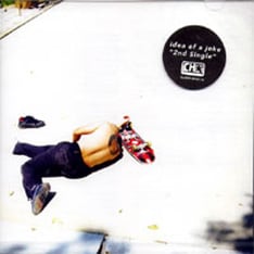 写真はidea of a jokeの4曲入り2ndシングル「2nd Single」。ioajは現在活動休止中ということもあり、younGSoundsがどのようなバンドになるのか期待が高まるところだ。