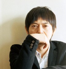 新作「伝えてよ」が主題歌に起用されている映画「恋するマドリ」は8月上旬より全国ロードショー開始。映画にはピエール瀧も役者として出演している。