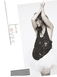 タイプの異なる2組が、夏の終わりに熱い共演を繰り広げることになる（写真は今年3月にリリースされたLOVES.の1stアルバム「LUCKY ME」）。