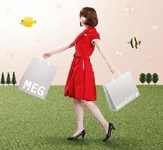 ナカムラヒロシ（i-dep）との「aquaberry」（写真）、中田ヤスタカとの「甘い贅沢」と、さまざまなアーティストとのコラボでシンガーとしても絶好調。秋には次のシングルが予定されている。