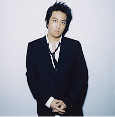 ライブ当日は名曲の数々はもちろん、新曲の初披露にも期待したいところだ。