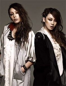 「ROCK IN JAPAN FESTIVAL」「SUMMER SONIC」など全国の夏フェスで大活躍中のPUFFY。今度は待望のワンマンツアーで全国を沸かせる。