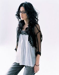 10月からは3ヵ月半にわたるロングツアーを開催するアンジェラ・アキ。アルバムの新曲も多数披露してくれることだろう。