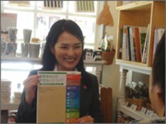 「もしもピアノが弾けたなら」は作詞家・阿久悠の代表作。アットホームな雰囲気のCMにピッタリのカバーに仕上がっている。