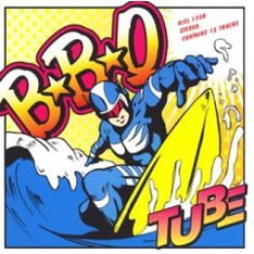 TUBEは現在、ニューアルバムを制作中。年末リリース予定で、彼らにとって19年ぶりの冬のオリジナルアルバムとなる（写真は2006年のアルバム「B☆B☆Q」）。