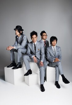 今回のシングルは華やかなアレンジの前作から一転したバラード曲。彼らの作り出す世界の広さを楽しんでみよう。