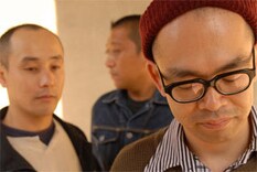 自主レーベル「裸の音楽社」のサイトで更新中の吉野ブログ「天沼メガネ節」は必読。彼ならではの深みある言葉が満載だ。