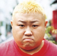 写真は脇知弘を起用した最新シングル「ちっぽけな勇気」。果たして次回作に登場するのは誰なのか？