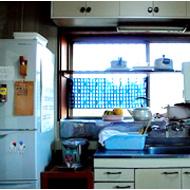 写真は10月発売のシングル「青春色」。「ビール☆ナイト」というイベント名は、彼らが大のビール好きであることから名づけられたそう。