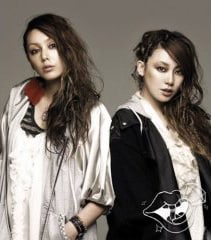 写真は9月5日にリリースされたばかりのPUFFYのニューシングル「オリエンタル・ダイヤモンド/くちびるモーション」。