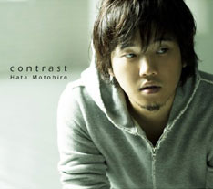 オフィシャルサイトでは最新シングル「青い蝶」について本人が語る動画を見ることができる。