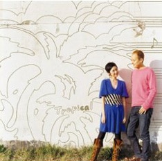 仲睦まじい2人のライフスタイルを参考にしよう（写真はChocolat & Akitoの最新アルバム「Tropical」）。