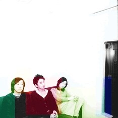 スパングル各メンバーの本業はグラフィックデザイナーやカメラマンという、真のクリエイティブ集団。独自のアートセンスが光る演出も楽しみだ。