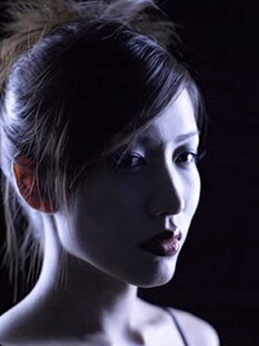 中村は11月21日にニューシングル｢裸電球｣をリリース。11月16日から年末にかけて全8公演のツアー「愛されたくて生まれた」の開催も決定している。